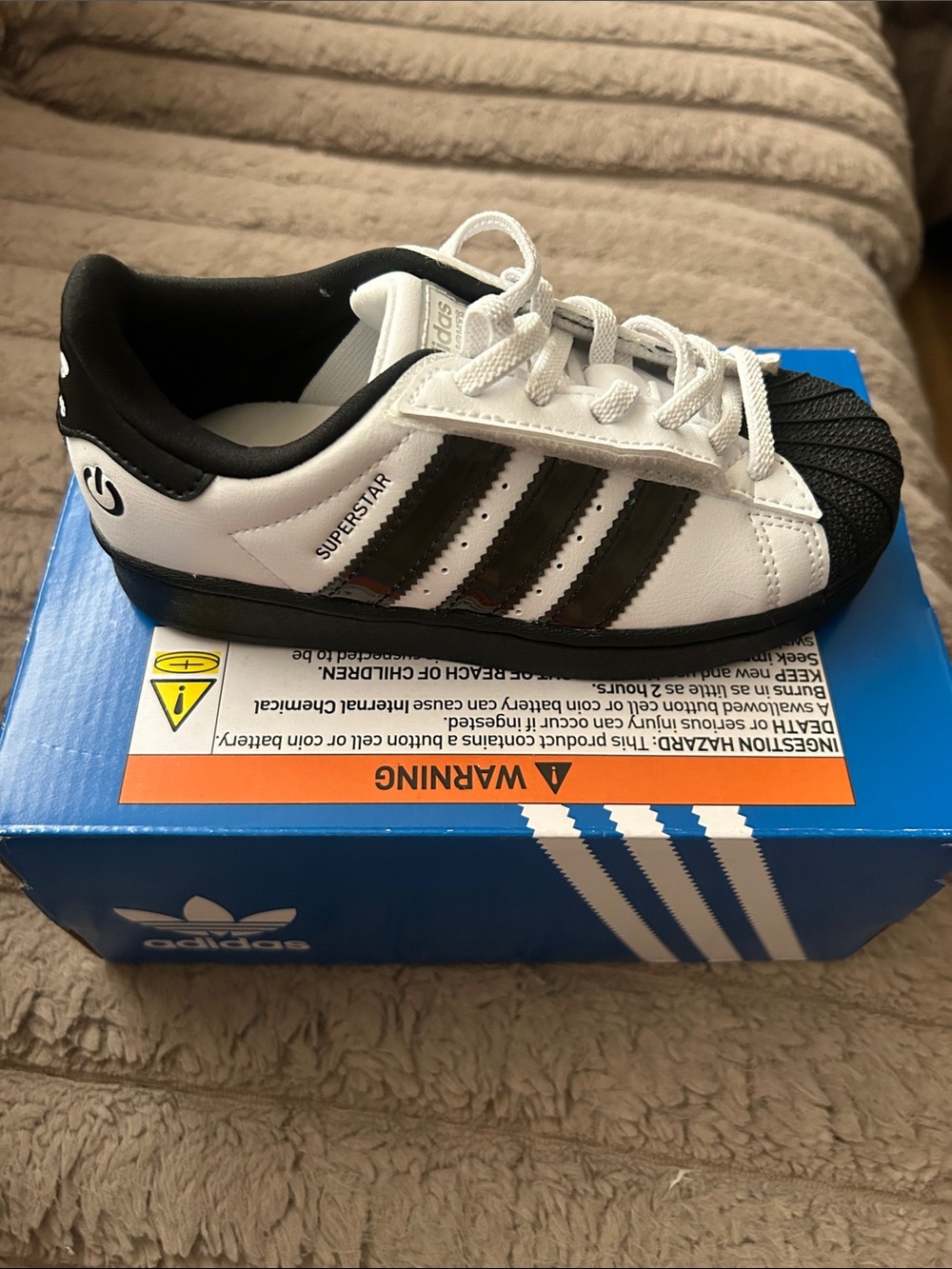 Light up adidas Kids Superstar Leather Sneaker - White/Black Size 12k